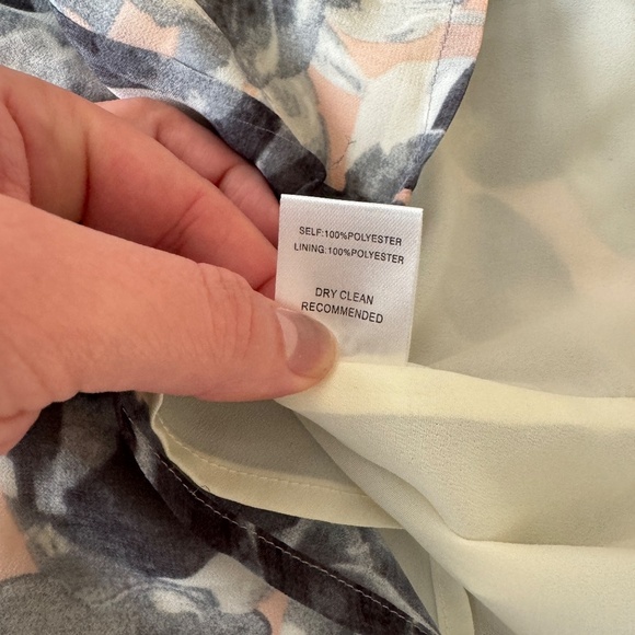 Ali & Jay Floral Dress - Picture 4 of 5